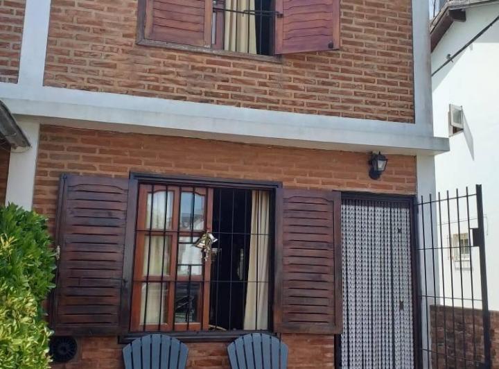 Casa · 55m² · 4 Ambientes · 1 Cochera