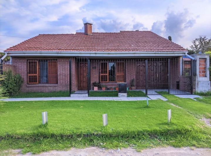 Casa · 120m² · 3 Ambientes · 2 Cocheras