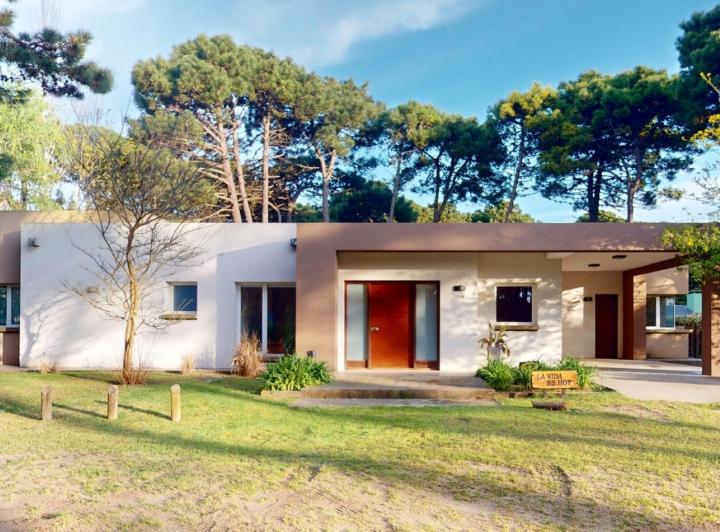 Casa · 180m² · 5 Ambientes