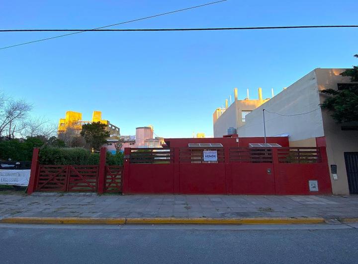 Casa · 3 Ambientes · 2 Cocheras