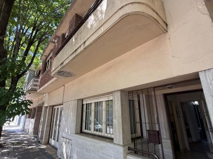 Casa · 200m² · 6 Ambientes · 1 Cochera