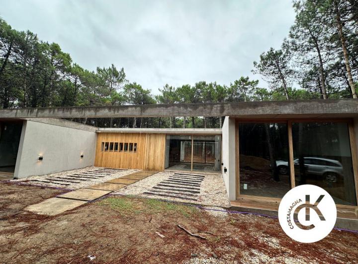 Casa · 22m² · 5 Ambientes · 2 Cocheras