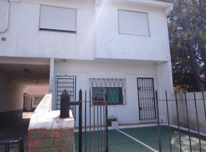 Casa · 256m² · 4 Ambientes · 4 Cocheras