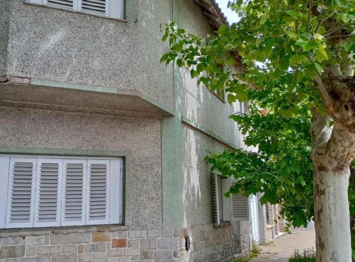 Casa · 140m² · 5 Ambientes