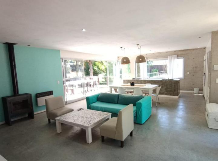 Casa · 125m² · 4 Ambientes · 1 Cochera
