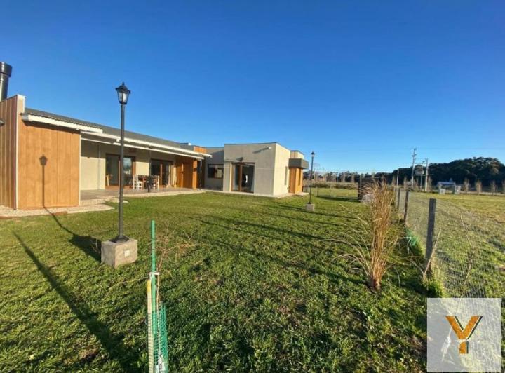 Casa · 198m² · 5 Ambientes · 1 Cochera