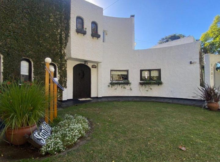 Casa · 190m² · 4 Ambientes · 1 Cochera