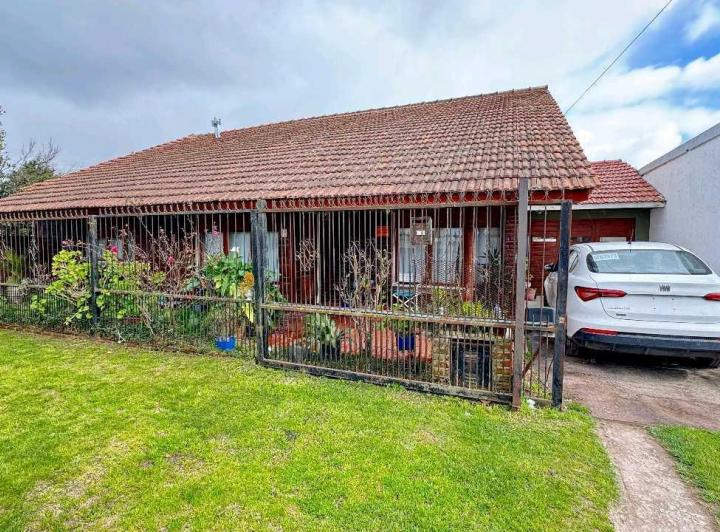 Casa · 234m² · 4 Ambientes · 3 Cocheras