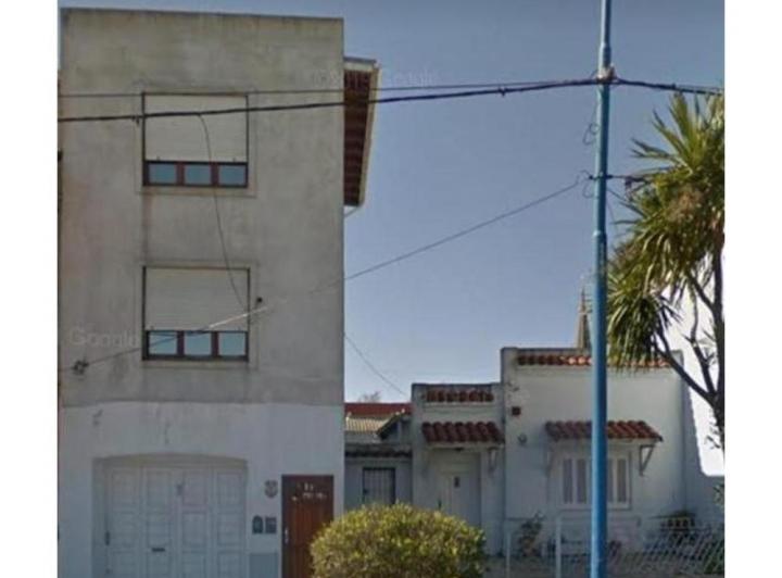 Casa · 321m² · 4 Ambientes · 1 Cochera