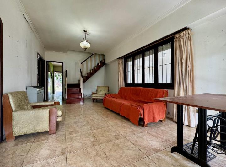 Casa · 383m² · 4 Ambientes · 2 Cocheras