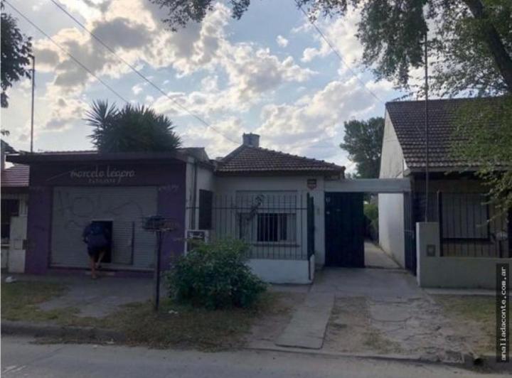 Casa · 188m² · 3 Dormitorios · 2 Cocheras