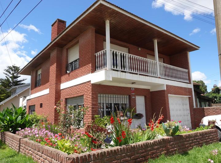 Casa · 194m² · 5 Ambientes · 1 Cochera