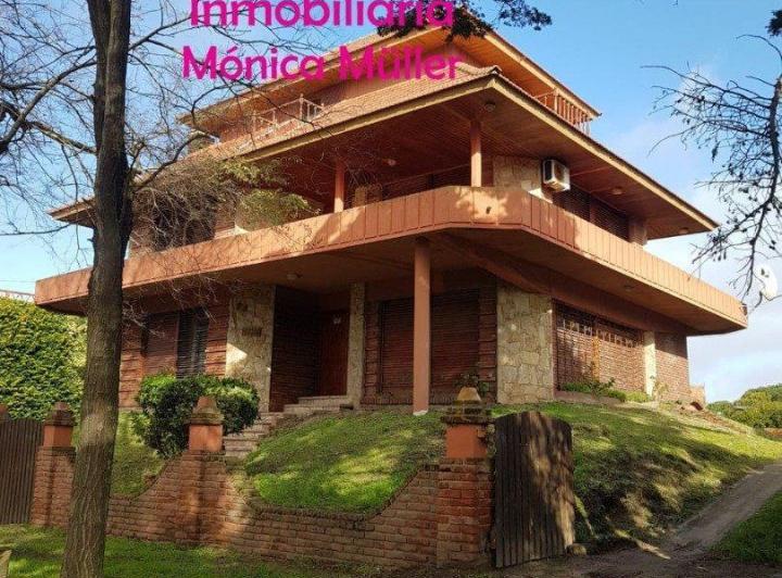 Casa · 500m² · 5 Dormitorios · 2 Cocheras
