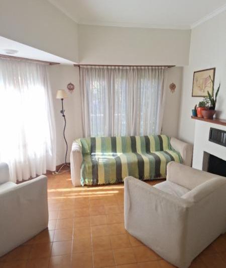 Casa · 209m² · 5 Ambientes · 2 Cocheras