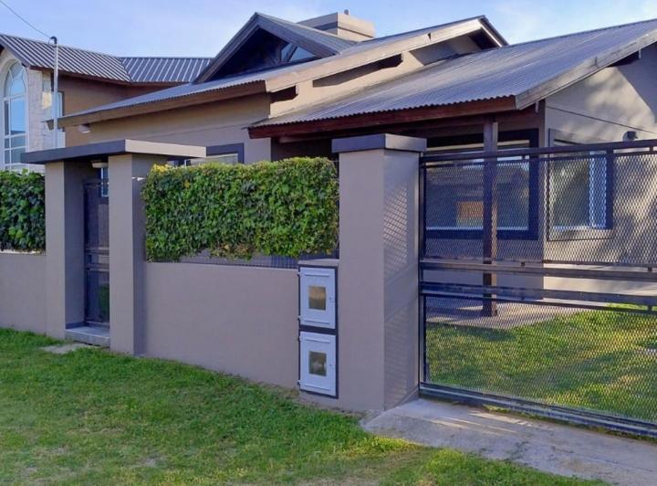 Casa · 80m² · 4 Ambientes · 1 Cochera