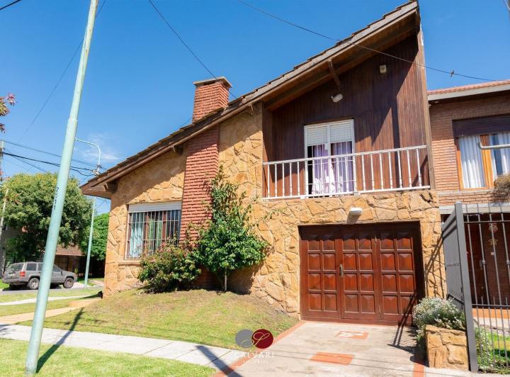 Casa · 118m² · 4 Ambientes · 1 Cochera