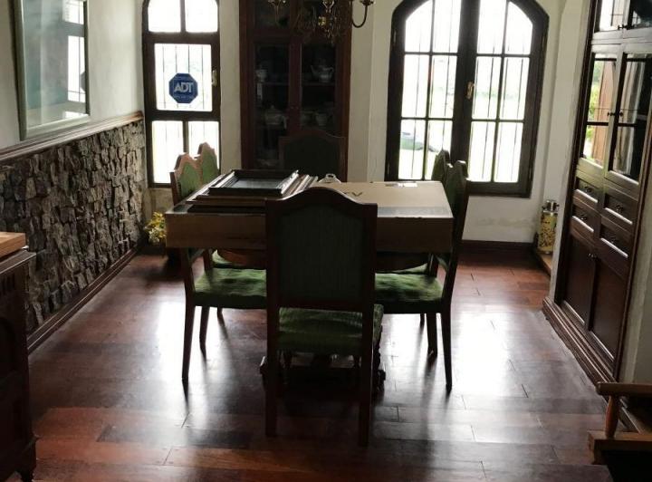 Casa · 350m² · 4 Ambientes · 2 Cocheras