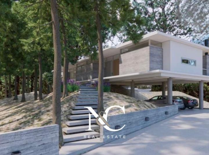 Casa · 170m² · 5 Ambientes · 1 Cochera