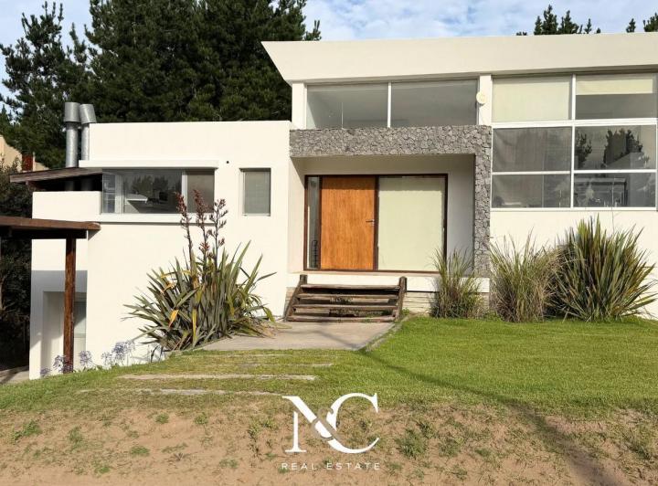 Casa · 182m² · 5 Ambientes