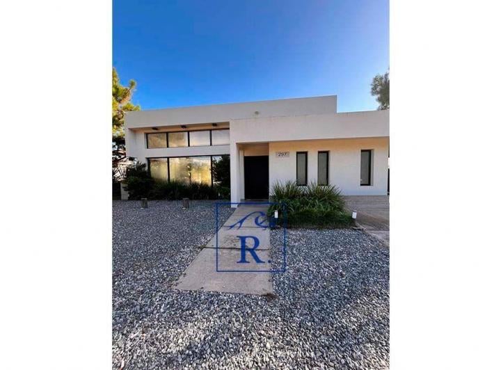 Casa · 171m² · 6 Ambientes