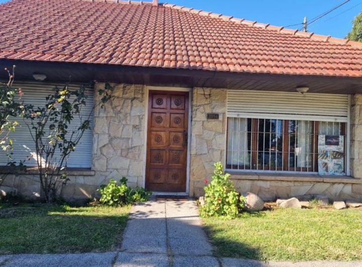Casa · 97m² · 5 Ambientes · 1 Cochera