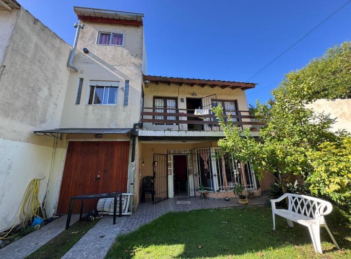 Casa · 190m² · 4 Ambientes · 1 Cochera
