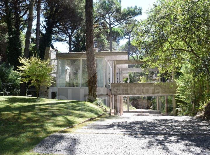 Casa · 231m² · 5 Ambientes · 1 Cochera