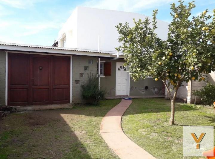 Casa · 160m² · 4 Ambientes · 2 Cocheras