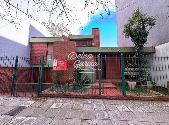Casa · 110m² · 4 Ambientes · 1 Cochera
