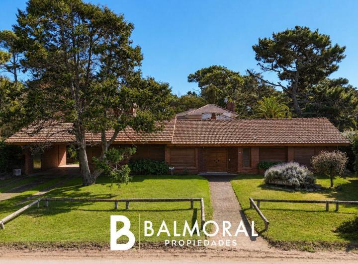 Casa · 180m² · 4 Ambientes
