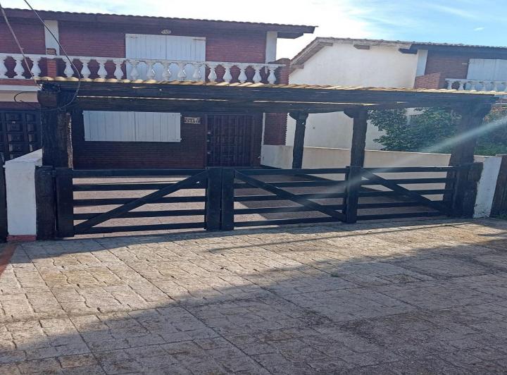 Casa · 109m² · 4 Ambientes · 1 Cochera