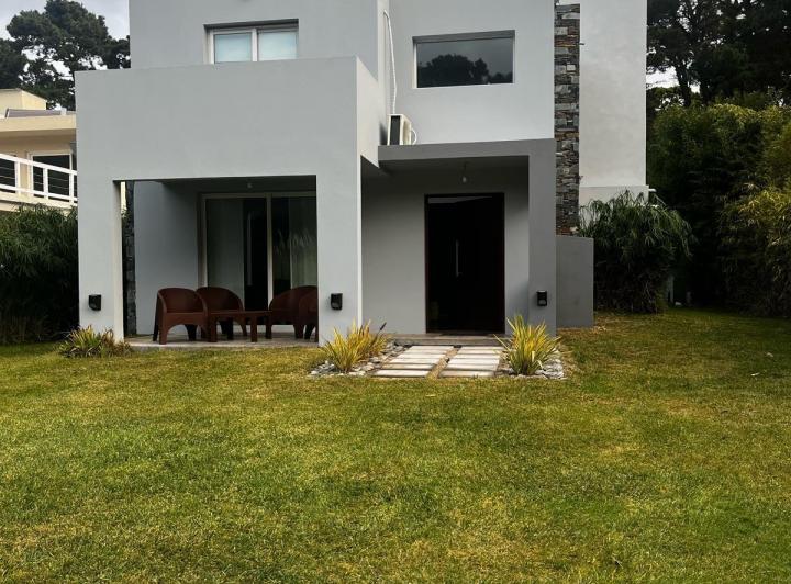 Casa · 150m² · 5 Ambientes