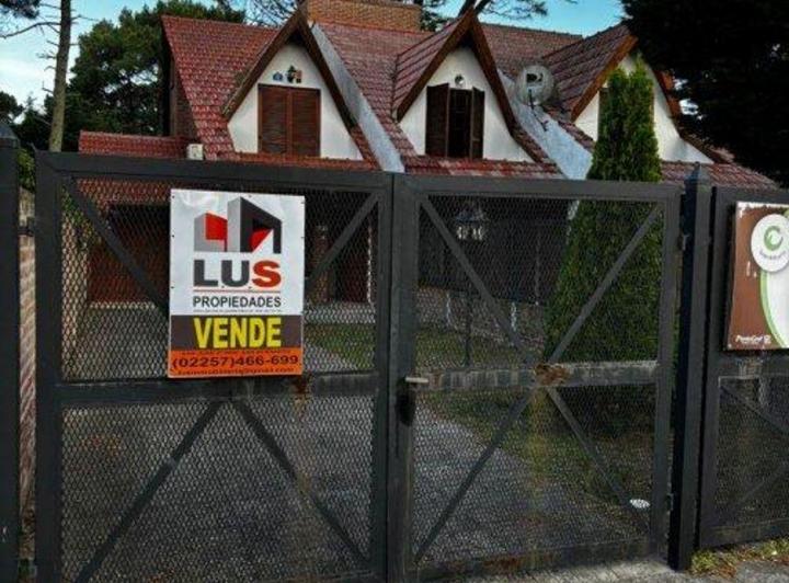 Casa · 130m² · 5 Ambientes · 1 Cochera