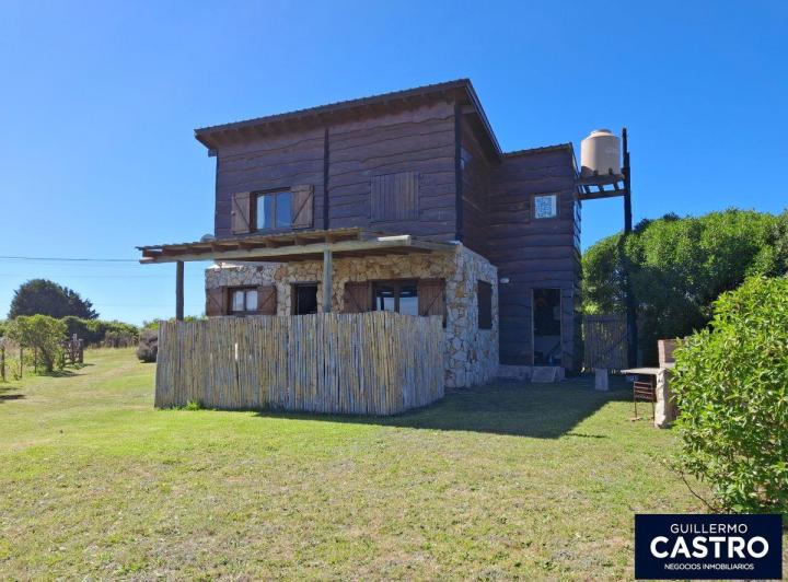 Casa · 90m² · 3 Ambientes · 1 Cochera