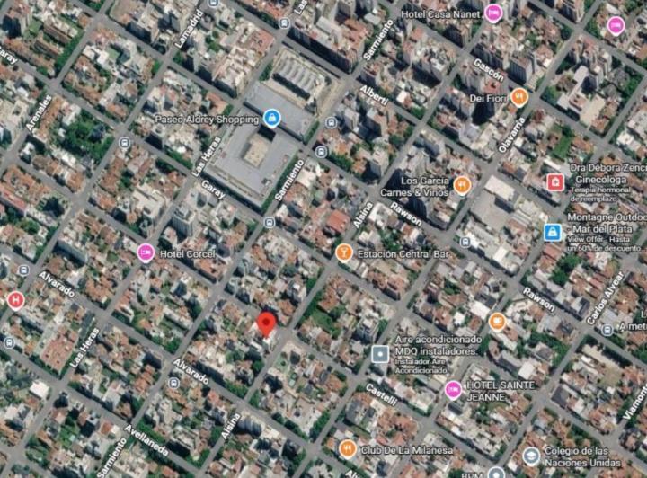 Casa · 240m² · 6 Ambientes · 2 Cocheras