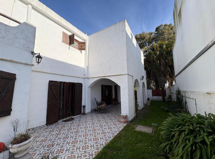 Casa · 163m² · 5 Ambientes · 2 Cocheras