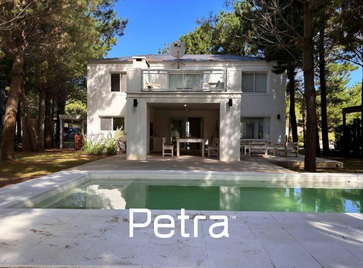 Casa · 200m² · 6 Ambientes