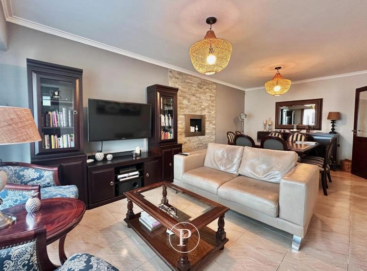 Casa · 145m² · 5 Ambientes · 2 Cocheras