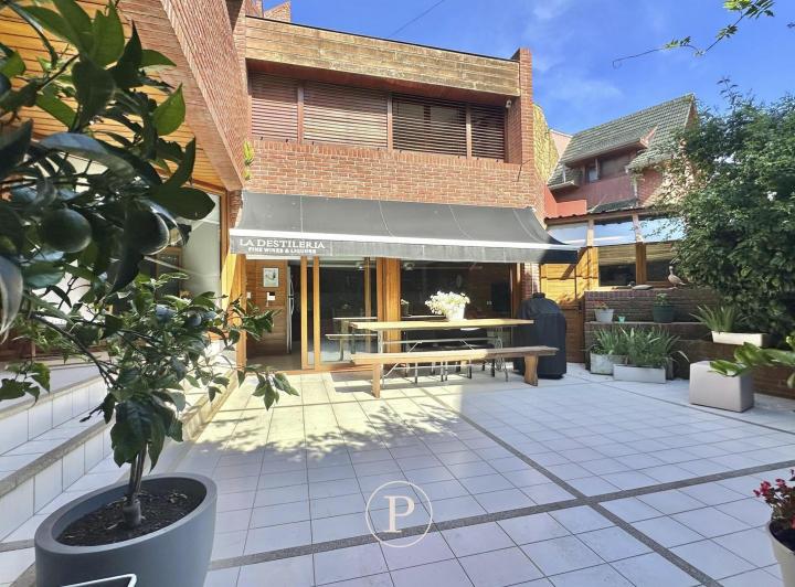 Casa · 286m² · 5 Ambientes · 2 Cocheras