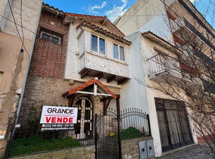 Casa · 215m² · 5 Ambientes