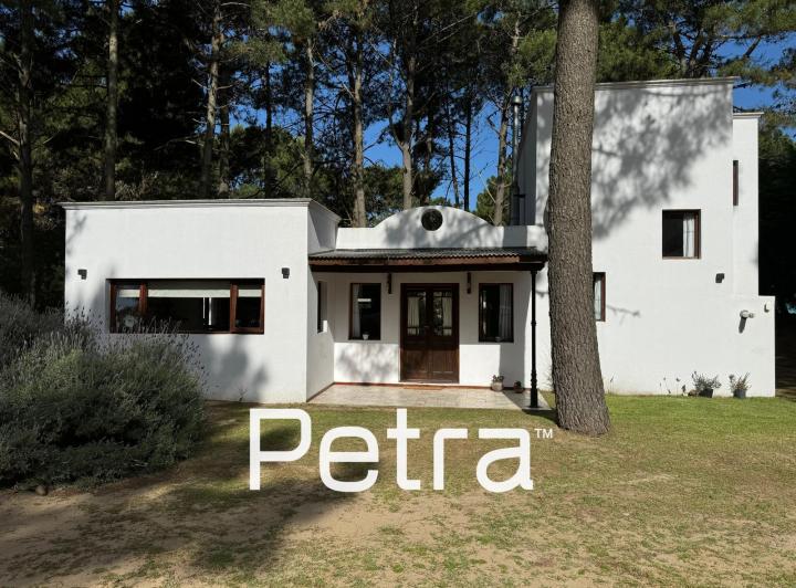 Casa · 144m² · 5 Ambientes