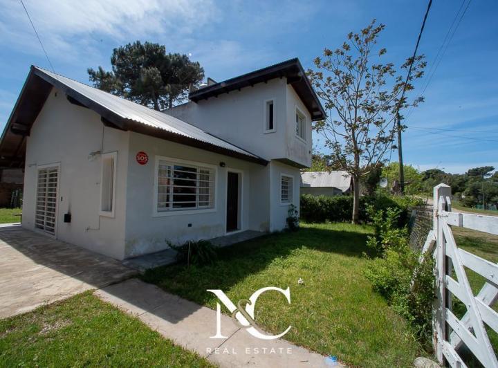 Casa · 100m² · 4 Ambientes · 1 Cochera
