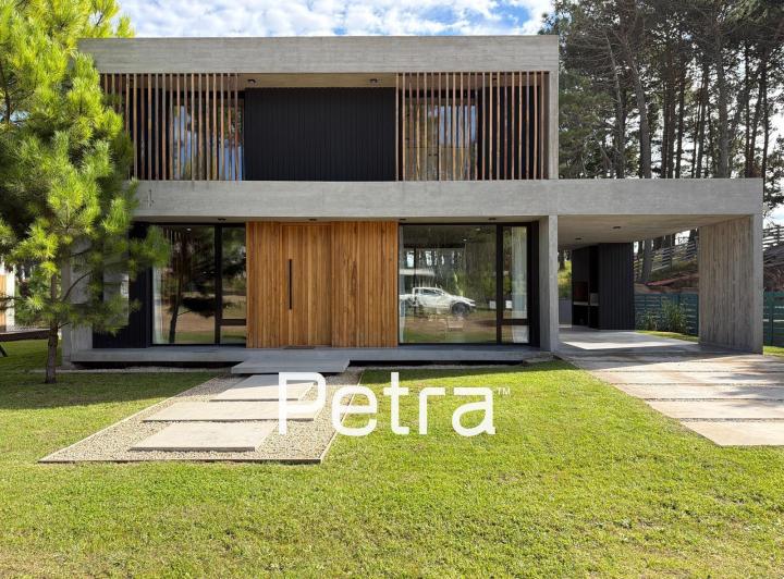 Casa · 200m² · 5 Ambientes · 1 Cochera