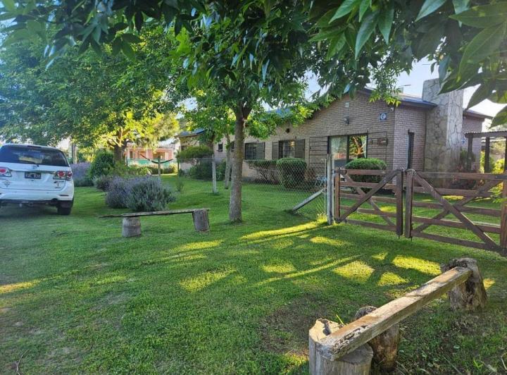 Casa · 92m² · 5 Ambientes · 1 Cochera