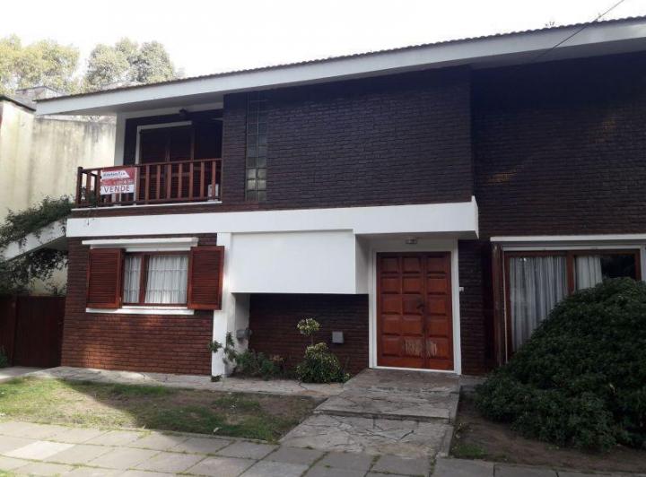 Casa · 200m² · 5 Ambientes · 1 Cochera