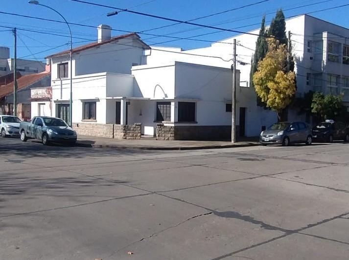 Casa · 143m² · 3 Ambientes · 1 Cochera