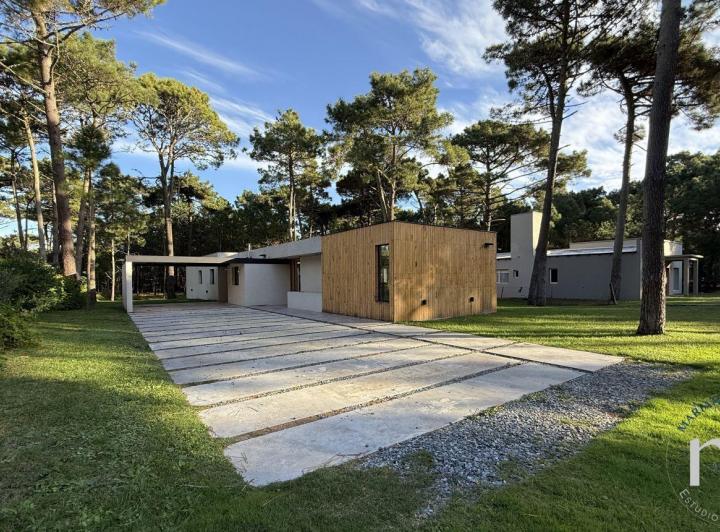 Casa · 191m² · 4 Ambientes · 1 Cochera