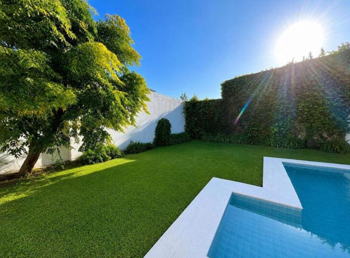 Casa · 200m² · 3 Ambientes · 1 Cochera