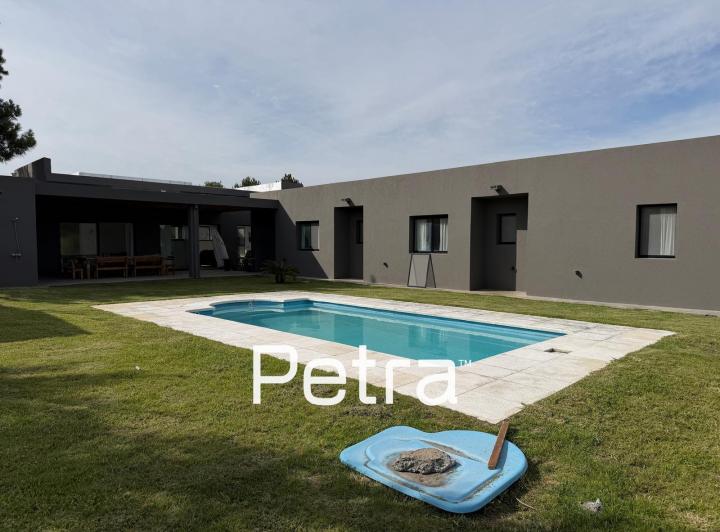 Casa · 140m² · 4 Ambientes