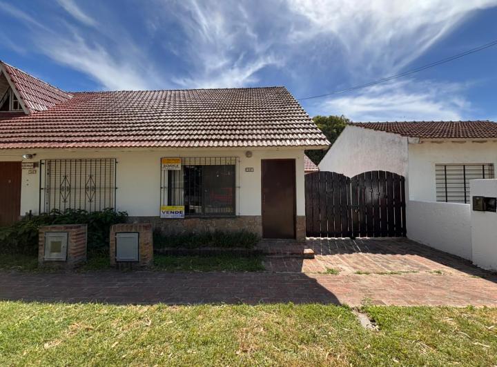 Casa · 65m² · 4 Ambientes · 1 Cochera